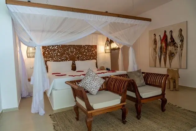 Luxury Dört Kişilik Oda, 1 Yatak Odası, Balkon, Kısmi Deniz Manzarası