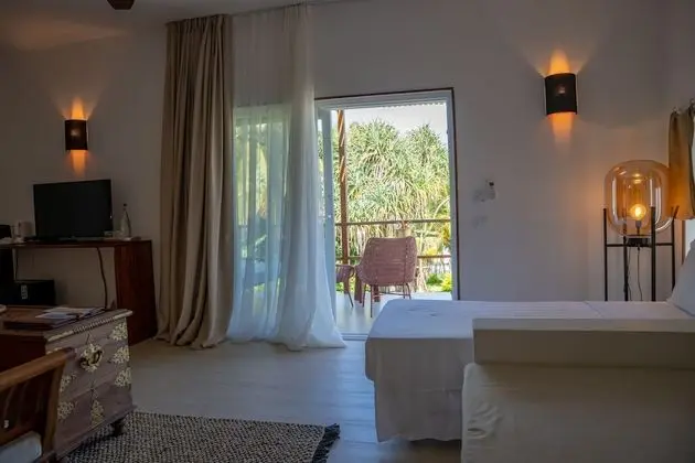 Luxury Dört Kişilik Oda, 1 Yatak Odası, Balkon, Kısmi Deniz Manzarası