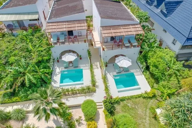 Luxury Üç Kişilik Oda, 1 Yatak Odası, Kişiye Özel Havuzlu, Kısmi Deniz Manzarası