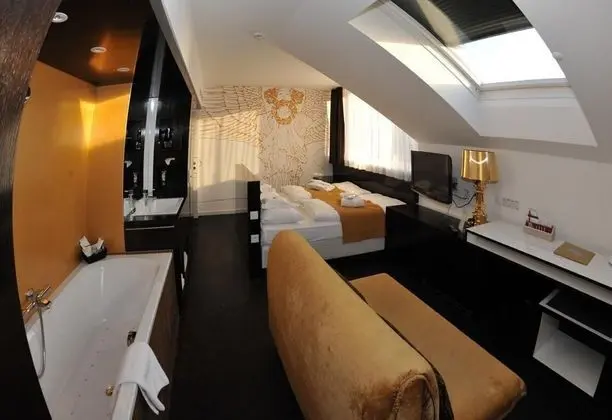 Deluxe Tek Büyük Yataklı Oda