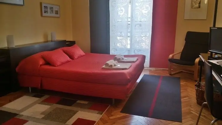 Tek Büyük veya İki Ayrı Yataklı Oda, Ortak Banyo