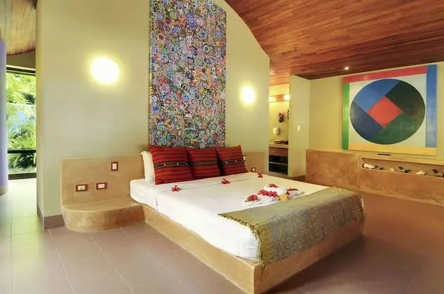 Beachfront Villa 1 King Bed plus 2 Sofa