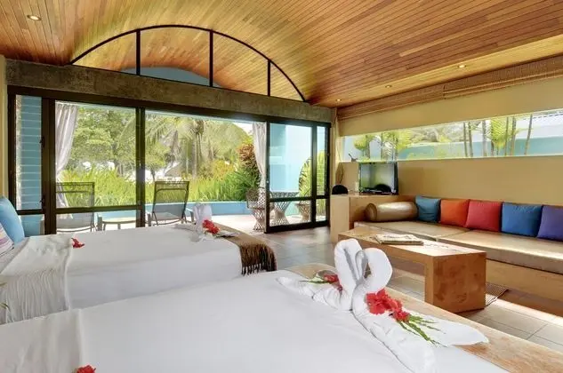 Beachfront Villa 1 King Bed plus 2 Sofa