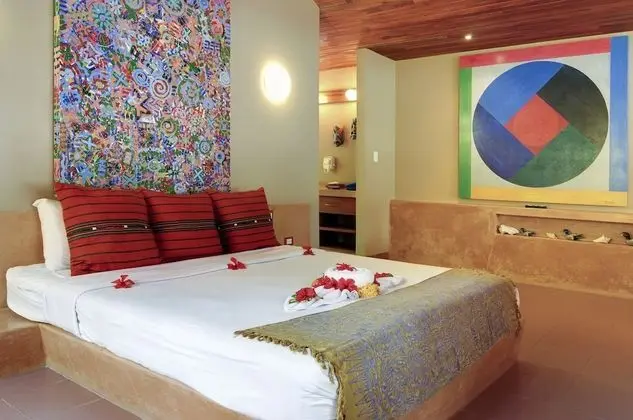 Garden Bungalow 1 King Size Bed 1 Sofa