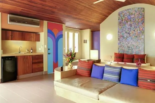 Garden Bungalow 1 King Size Bed 1 Sofa