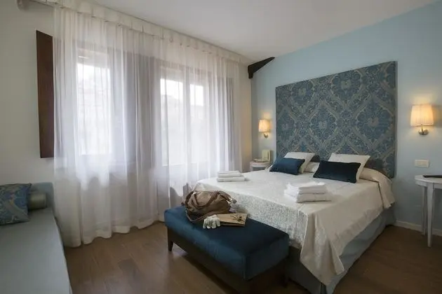 Superior Tek Büyük Yataklı Oda, Balkon, Şehir Manzaralı