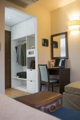 Superior Tek Büyük Yataklı Oda, Balkon, Şehir Manzaralı