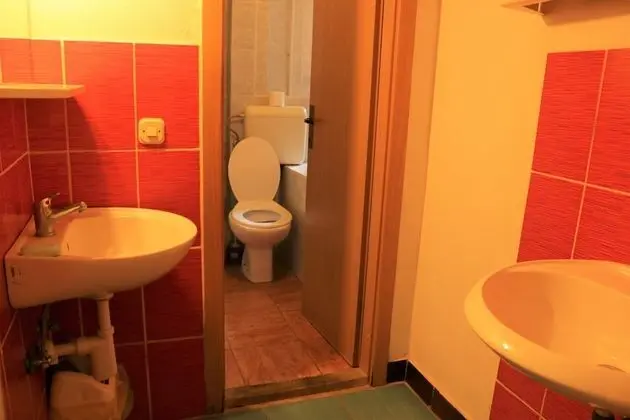 Basic Oda, Karma Ranzalı Oda, Bahçe Manzaralı