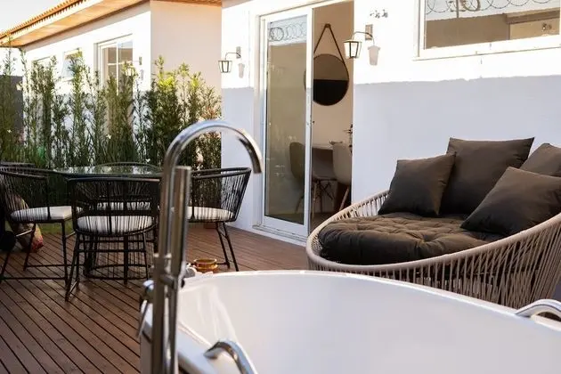 Design Ev, 1 Büyük (Queen) Boy Yatak ve Çekyat, Mutfak, Bahçe Manzaralı