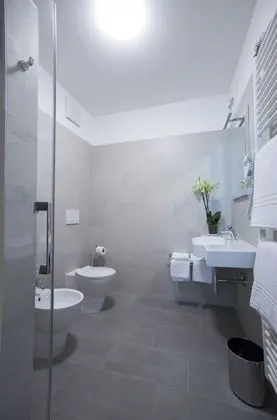 Büyük Yataklı Tek Kişilik Oda