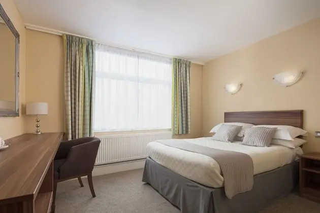 Standard Tek Büyük Yataklı Oda