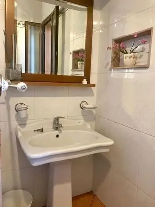 Deluxe Üç Kişilik Oda, Kısmi Deniz Manzaralı