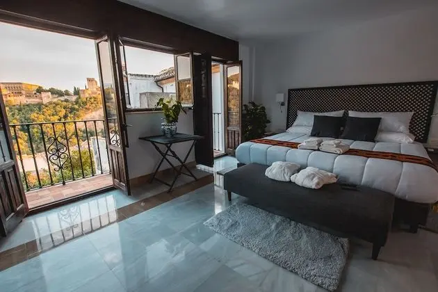 Junior Süit, Balkon (Alhambra view and Cinema)