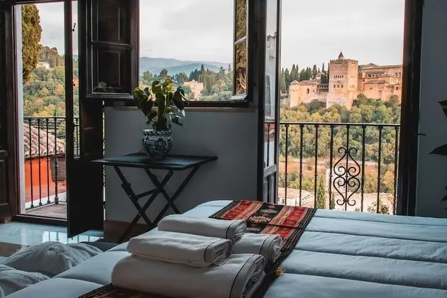 Junior Süit, Balkon (Alhambra view and Cinema)