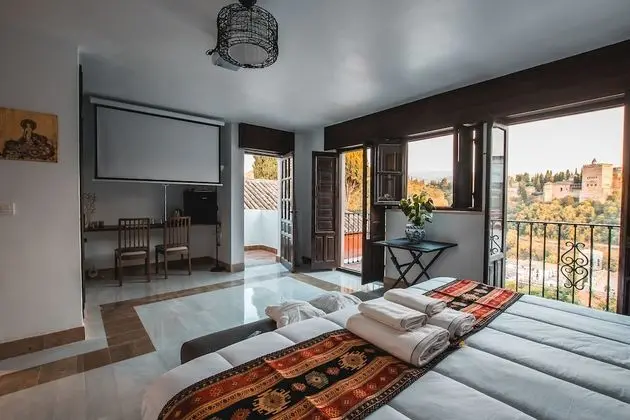 Junior Süit, Balkon (Alhambra view and Cinema)