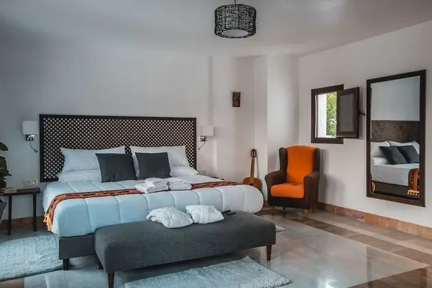 Junior Süit, Balkon (Alhambra view and Cinema)