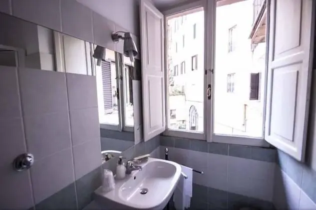 Dört Kişilik Oda (External Private Bathroom)