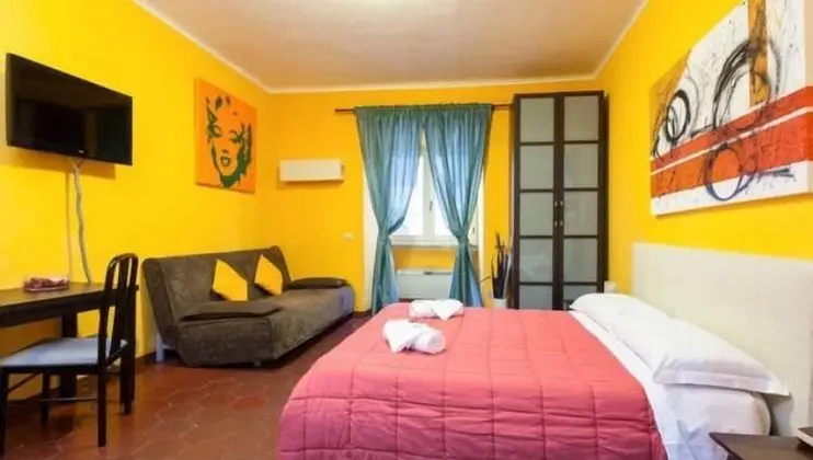 Üç Kişilik Oda (External Private Bathroom)