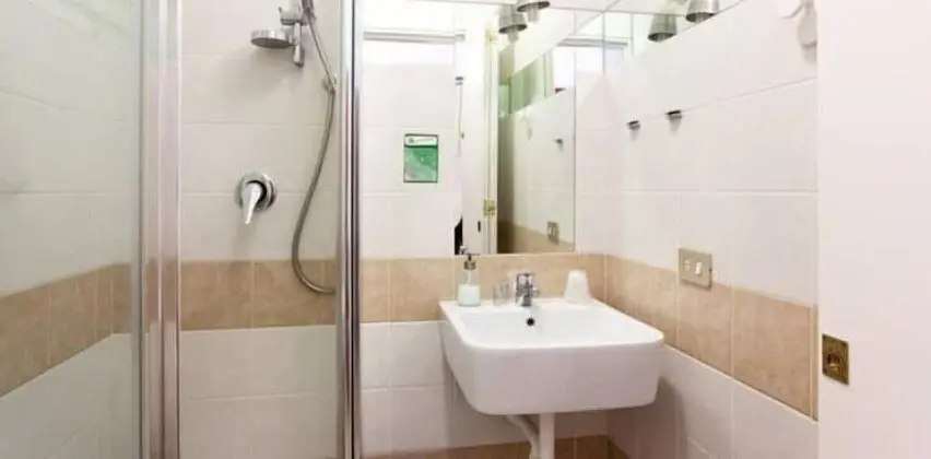 Üç Kişilik Oda (External Private Bathroom)