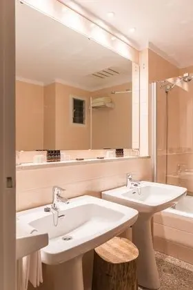 Classic Tek Büyük Yataklı Oda