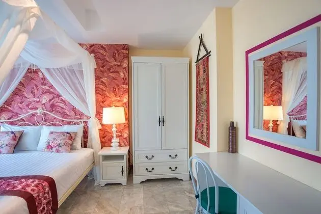 Deluxe Oceanfront Premier Two-Bedroom Suite