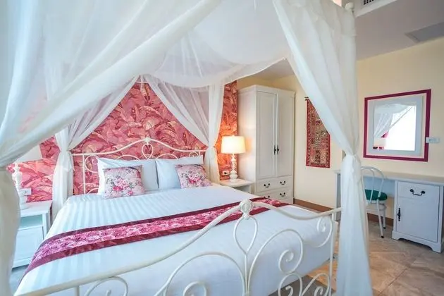 Deluxe Oceanfront Premier Two-Bedroom Suite