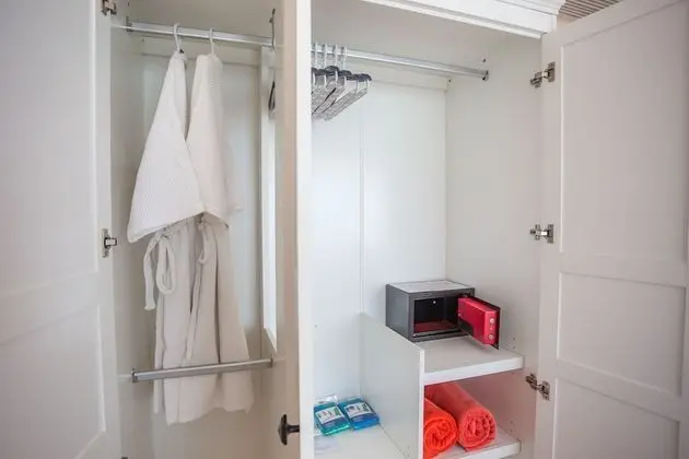 Deluxe Oceanfront Premier Two-Bedroom Suite