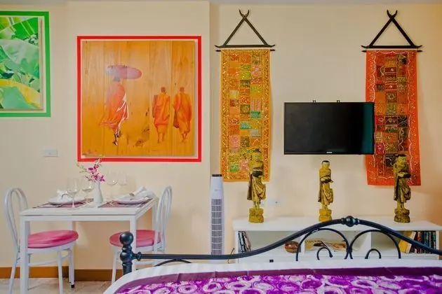 Deluxe Oceanfront Studio with Jacuzzi/Shower