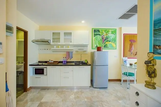 Deluxe Oceanfront Studio with Jacuzzi/Shower