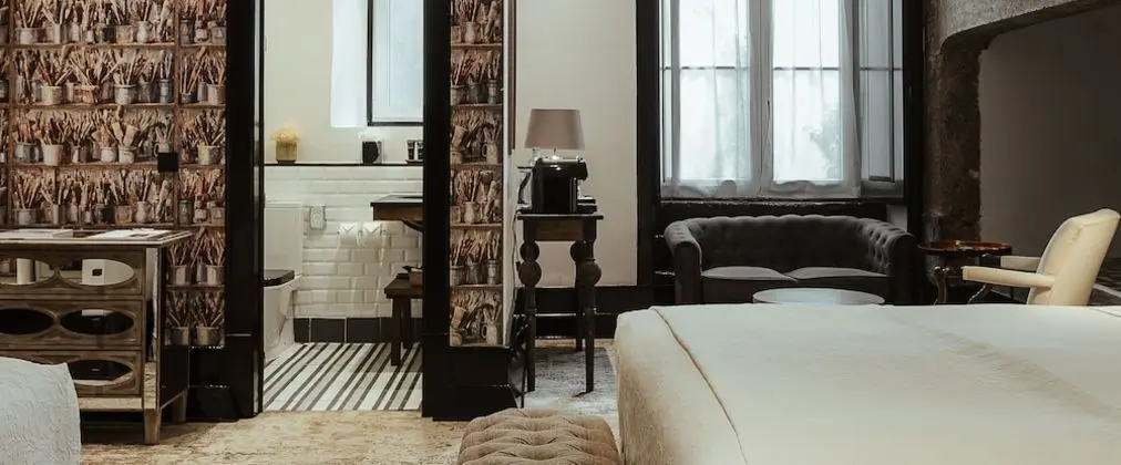 Deluxe Üç Kişilik Oda (Interior Patio View)