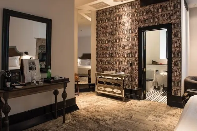 Deluxe Üç Kişilik Oda (Interior Patio View)