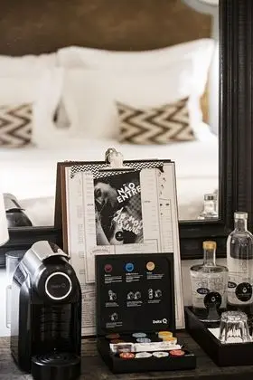 Deluxe Üç Kişilik Oda (Interior Patio View)