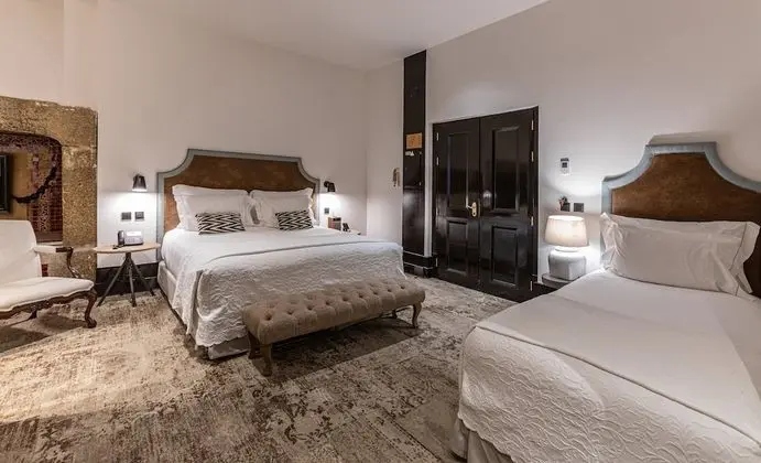 Deluxe Üç Kişilik Oda (Interior Patio View)