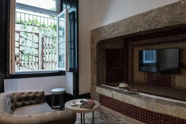 Deluxe Üç Kişilik Oda (Interior Patio View)