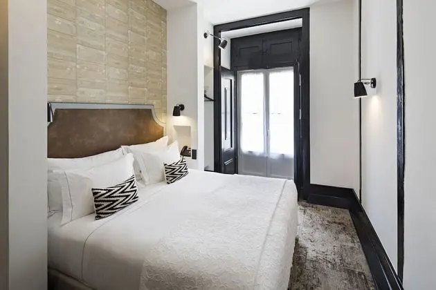 Mini Deluxe (Square View)