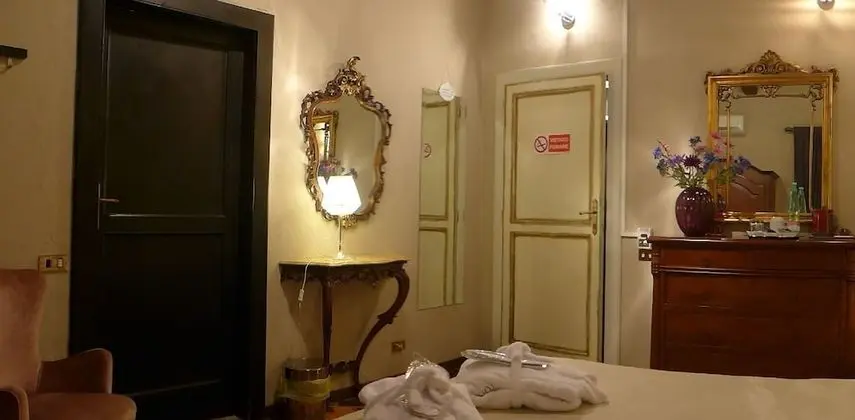 Standard Tek Büyük Yataklı Oda