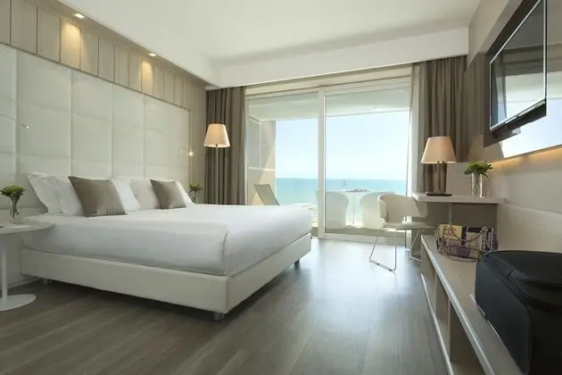 Deluxe Tek Büyük Yataklı Oda, Deniz Manzaralı