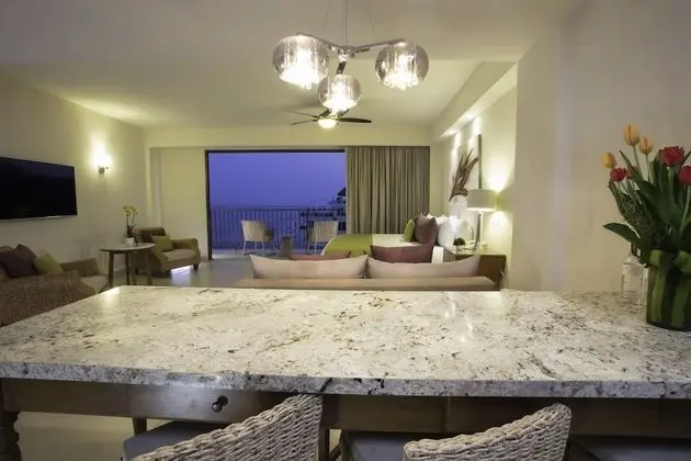 Junior Suite Partial Ocean View