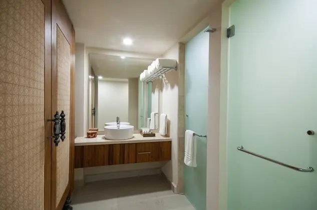 Junior Suite Partial Ocean View