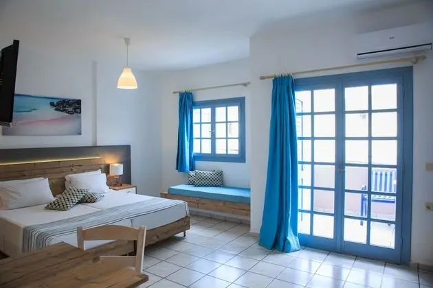 Superior Triple Room, Side Sea View
