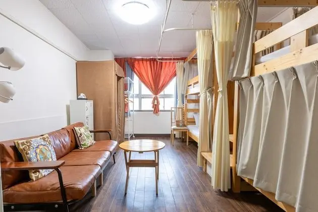 Ortak Ranzalı Oda, Sadece kadınlar için