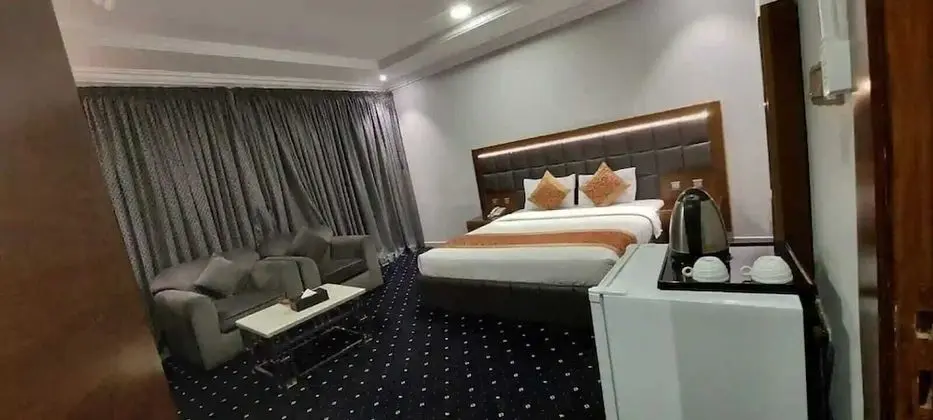 Deluxe Tek Büyük Yataklı Oda