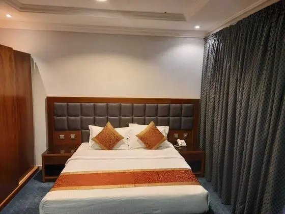 Deluxe Tek Büyük Yataklı Oda