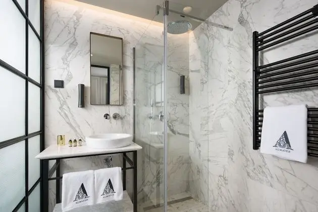 Deluxe Oda, 1 En Büyük (King) Boy Yatak ve Çekyat, Asma Kat