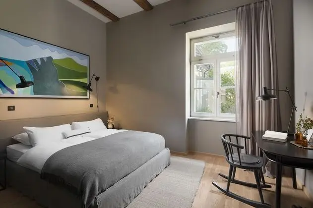 Standard Tek Büyük Yataklı Oda