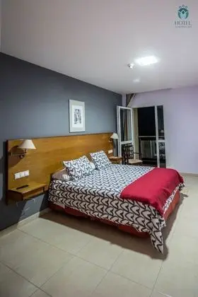 Büyük Yataklı Tek Kişilik Oda