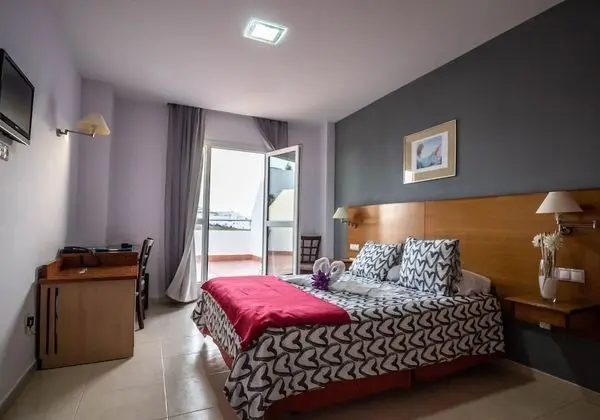 Tek Büyük veya İki Ayrı Yataklı Oda