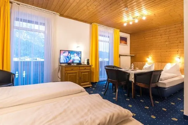 Stüdyo (Waxenstein)