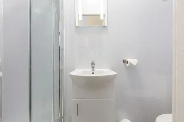 Tek Kişilik Oda, Banyolu/Duşlu