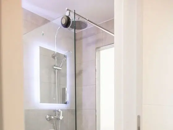 Deluxe Tek Büyük Yataklı Oda, Banyolu/Duşlu (Plaza View 101)